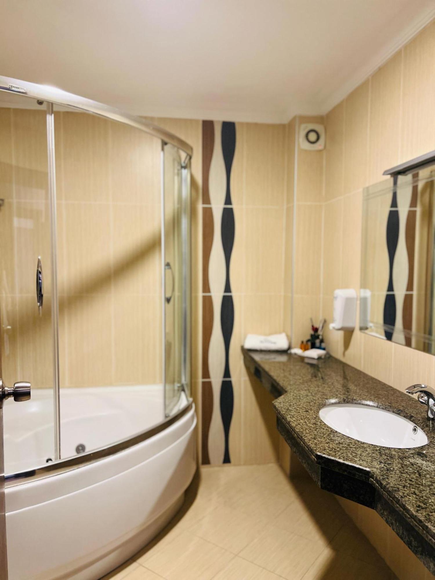 Bm Hotel City Samsun Buitenkant foto